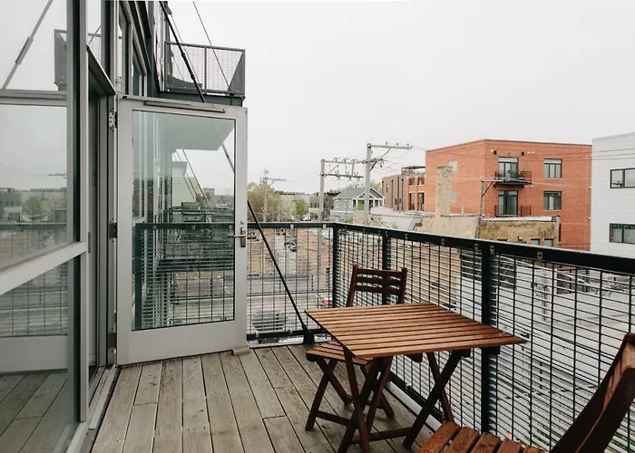 Aparthotel Sonder — Wrightwood Park